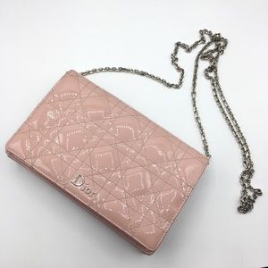 Dior Wallet on the Chain
